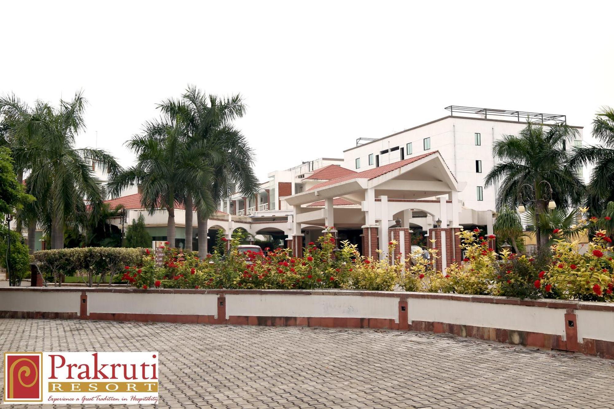 Prakruti Resort วาโดดารา ภายนอก รูปภาพ