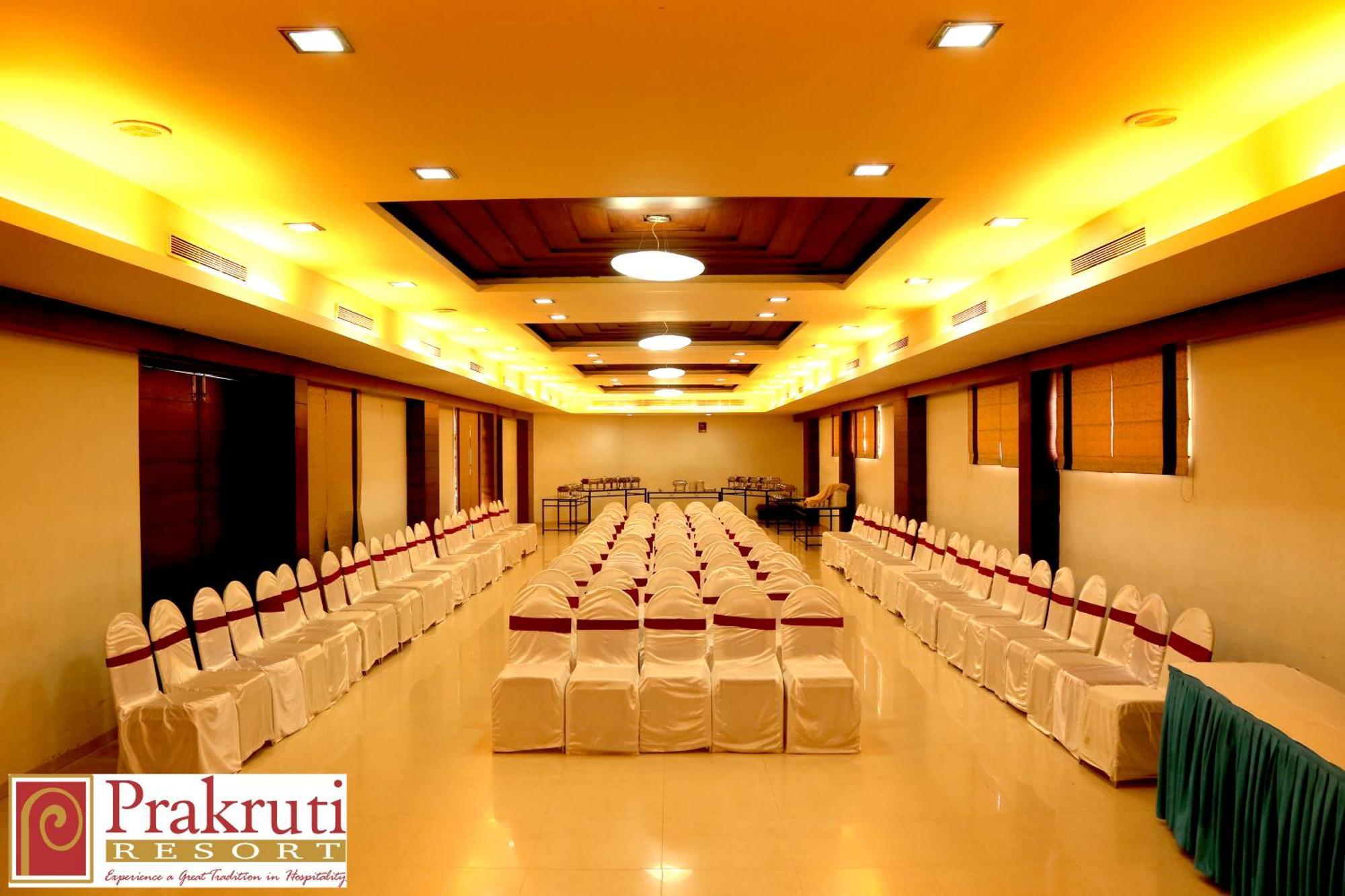 Prakruti Resort วาโดดารา ภายนอก รูปภาพ