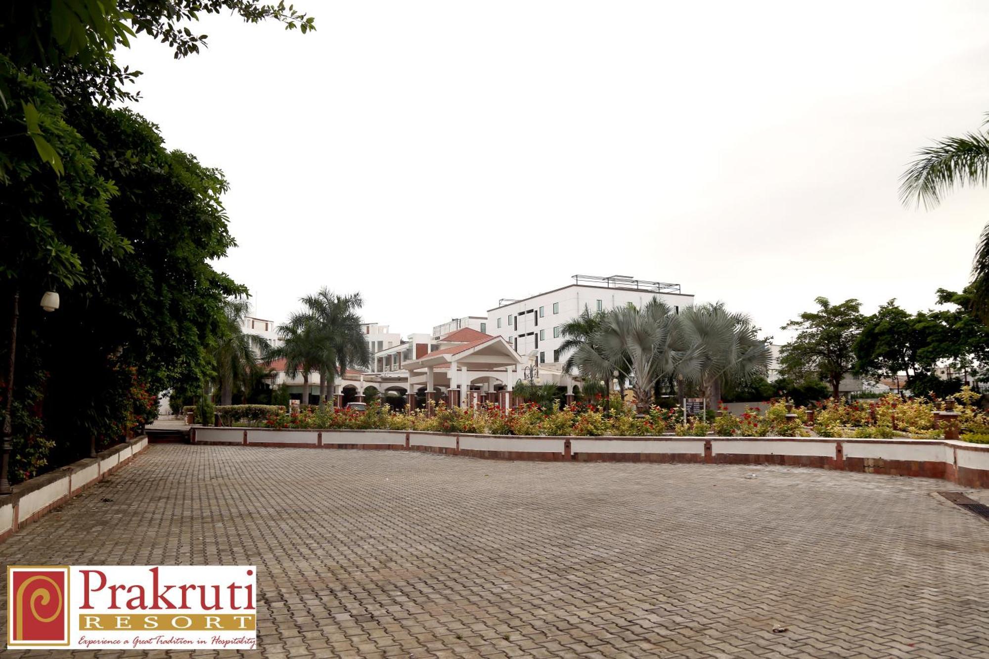 Prakruti Resort วาโดดารา ภายนอก รูปภาพ