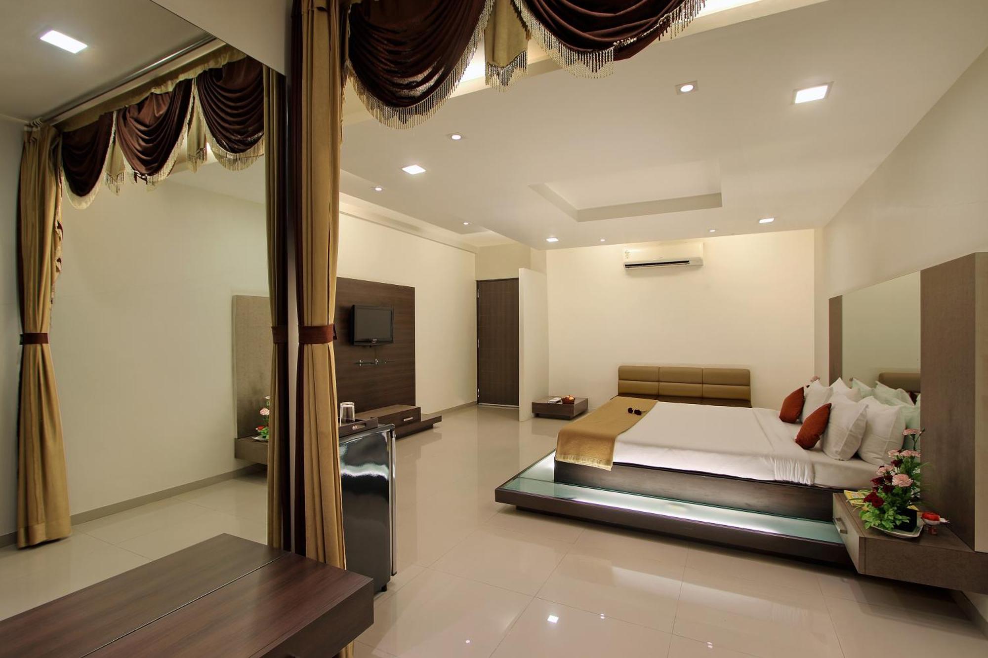 Prakruti Resort วาโดดารา ภายนอก รูปภาพ