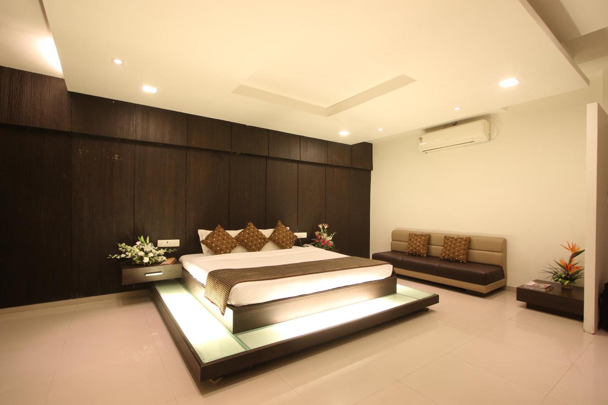 Prakruti Resort วาโดดารา ภายนอก รูปภาพ