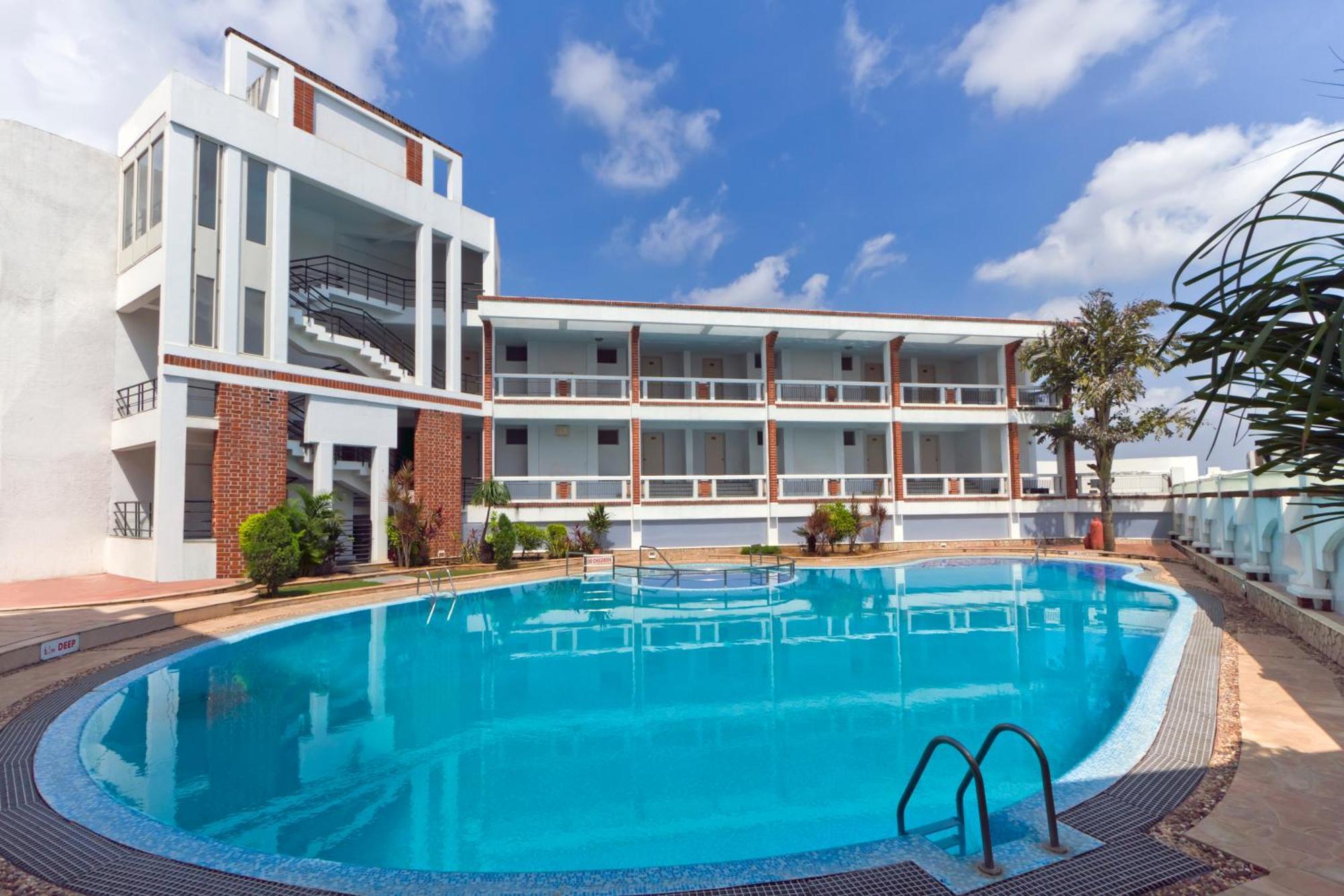 Prakruti Resort วาโดดารา ภายนอก รูปภาพ